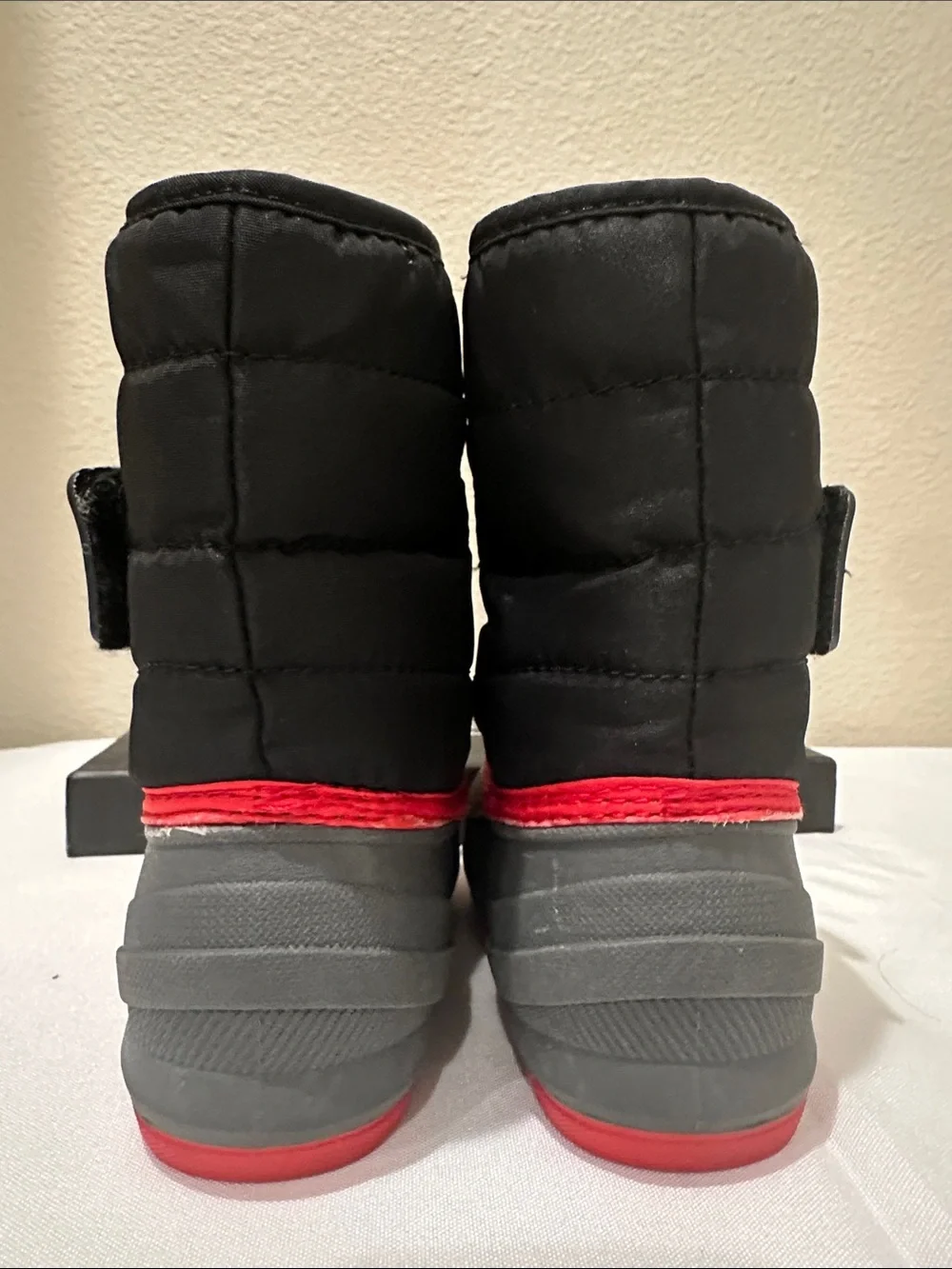 Cat & Jack Toddler size 9 Snow Boots